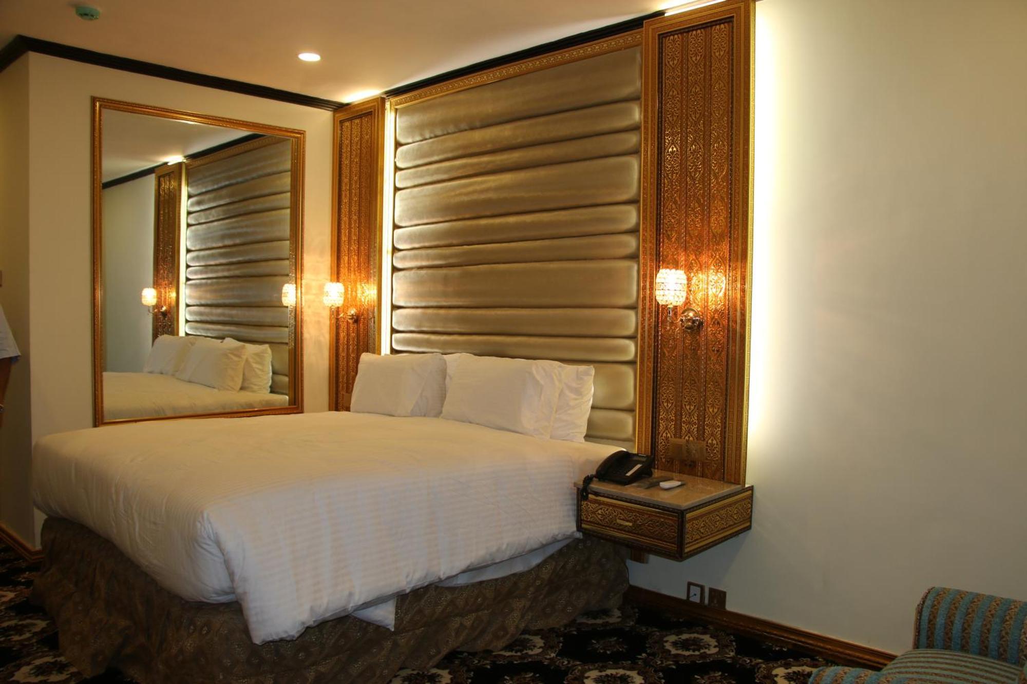 Indus Hotel Hyderabad Ngoại thất bức ảnh