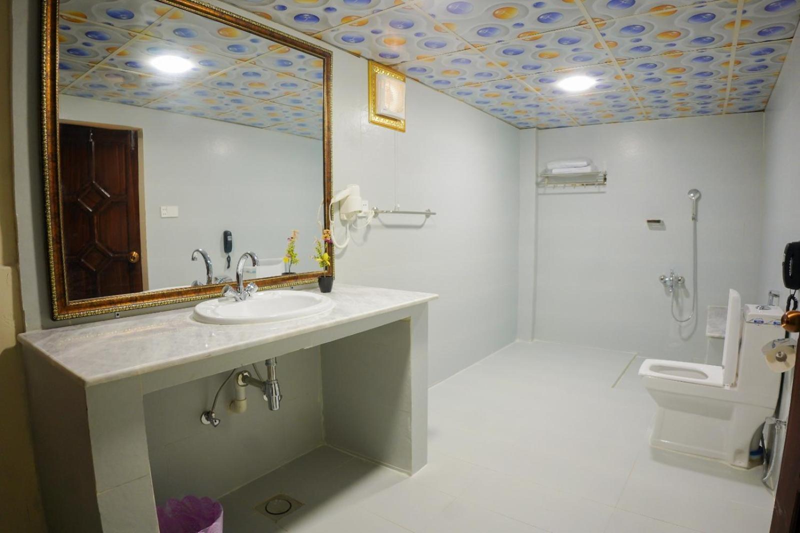 Indus Hotel Hyderabad Ngoại thất bức ảnh