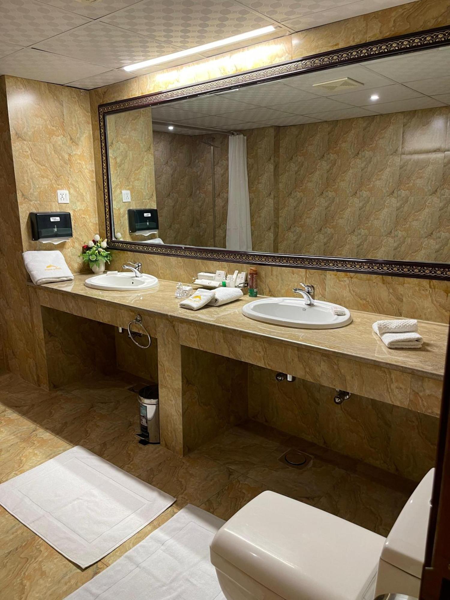Indus Hotel Hyderabad Ngoại thất bức ảnh