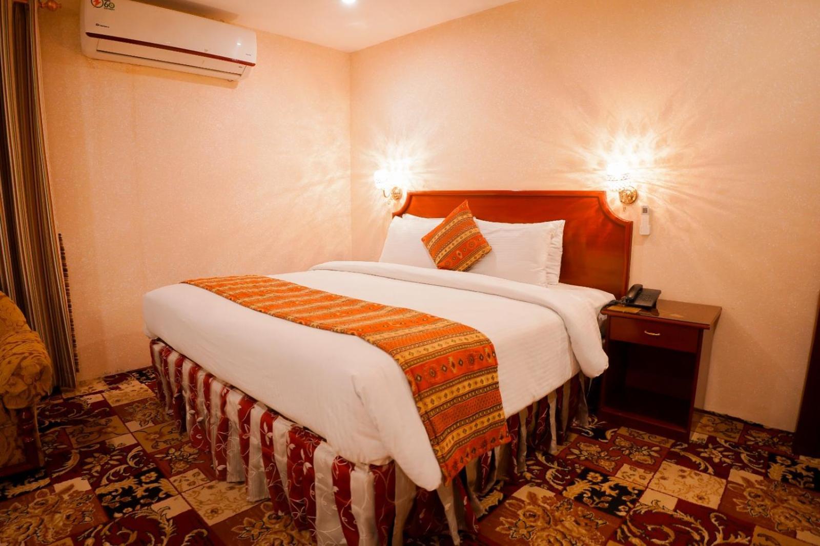 Indus Hotel Hyderabad Ngoại thất bức ảnh