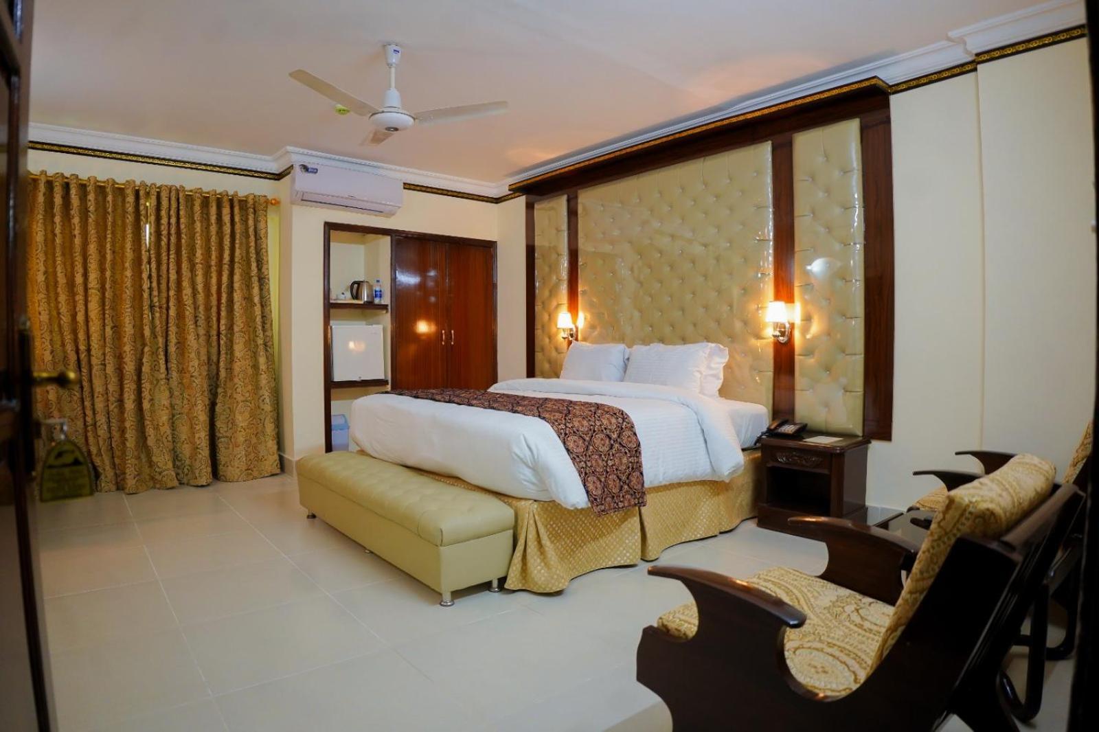 Indus Hotel Hyderabad Ngoại thất bức ảnh