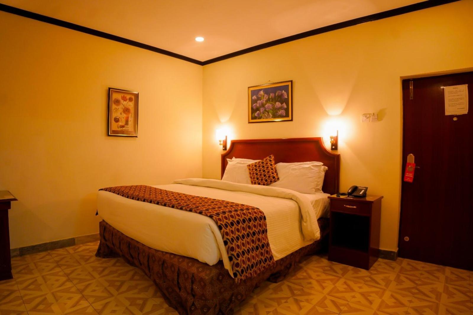 Indus Hotel Hyderabad Ngoại thất bức ảnh