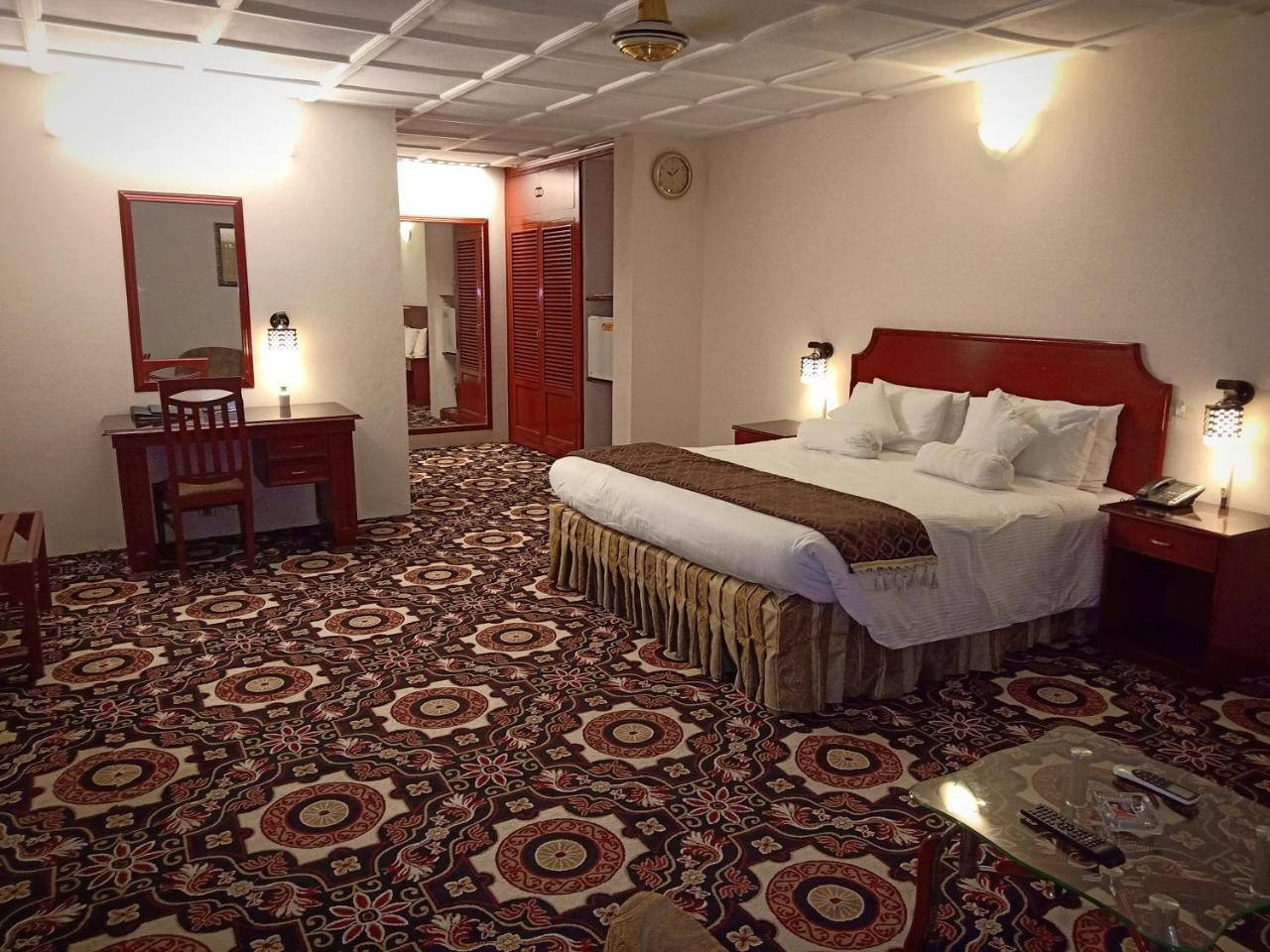 Indus Hotel Hyderabad Ngoại thất bức ảnh