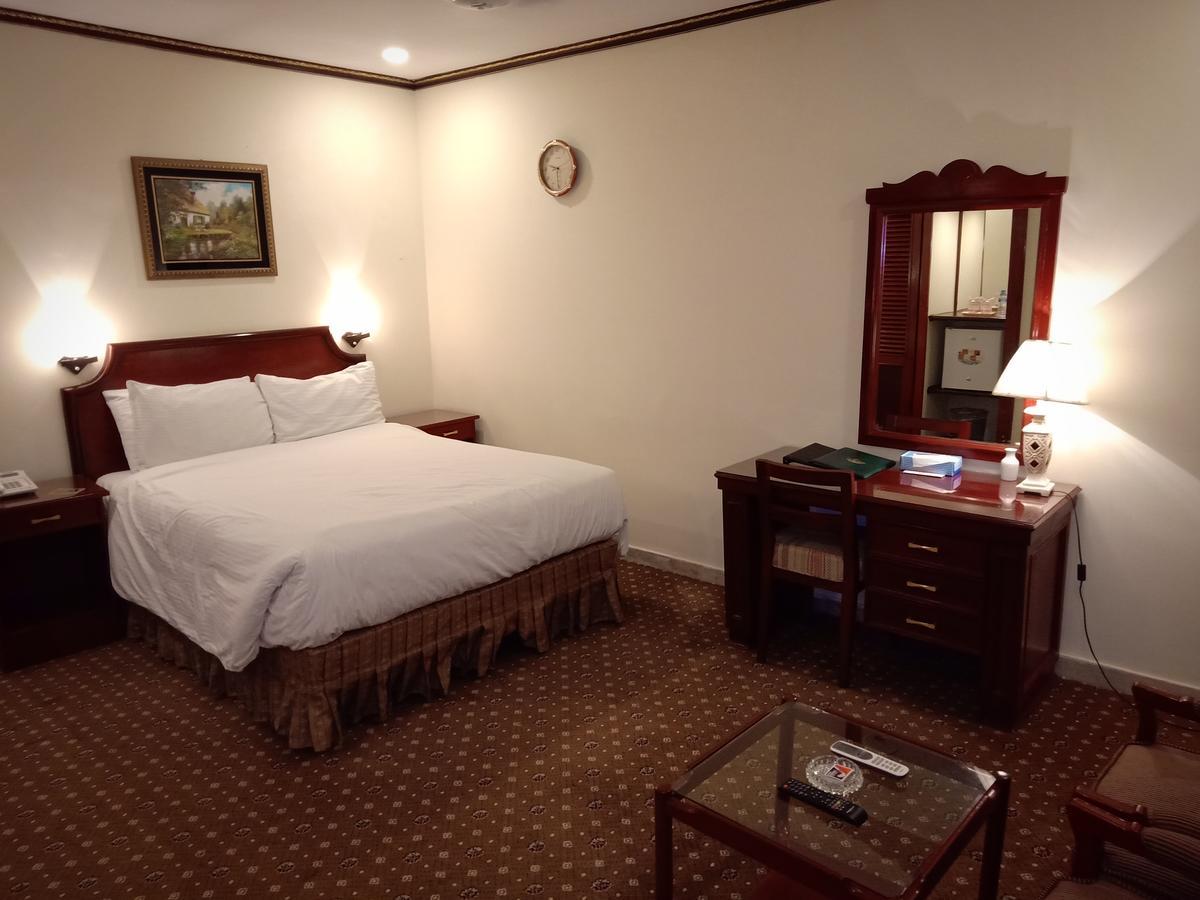 Indus Hotel Hyderabad Ngoại thất bức ảnh