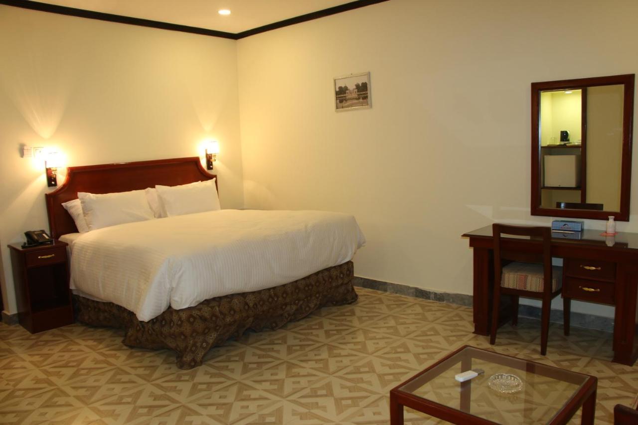 Indus Hotel Hyderabad Ngoại thất bức ảnh